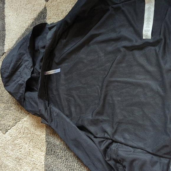 Fabletics Kennedy Vest Hooded Zip Up Jacket Windbreaker Sleeveless Size XS - Picture 11 of 14